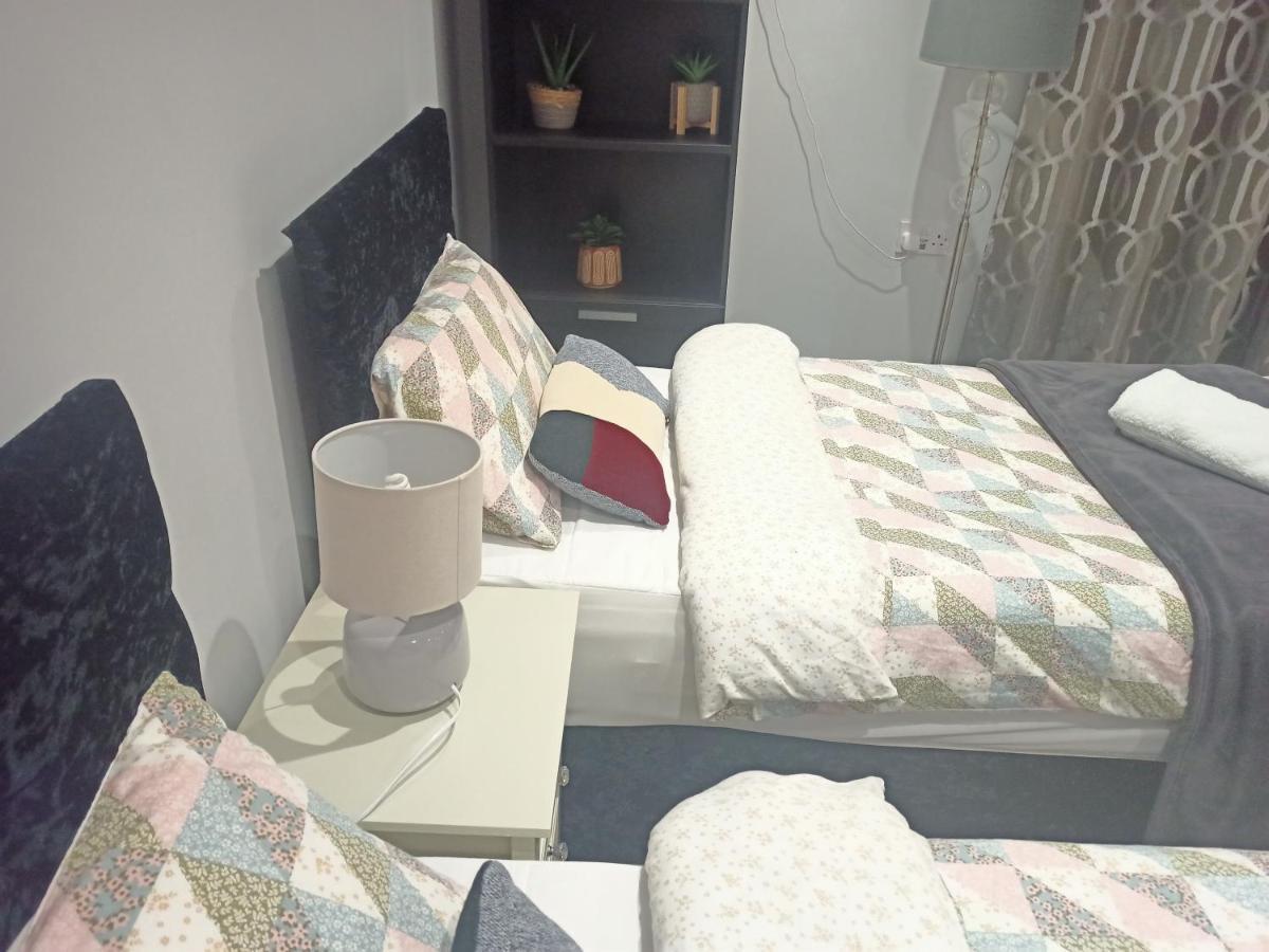 Homey Studio In Newport Perfect For Couples & Travelers Exterior photo