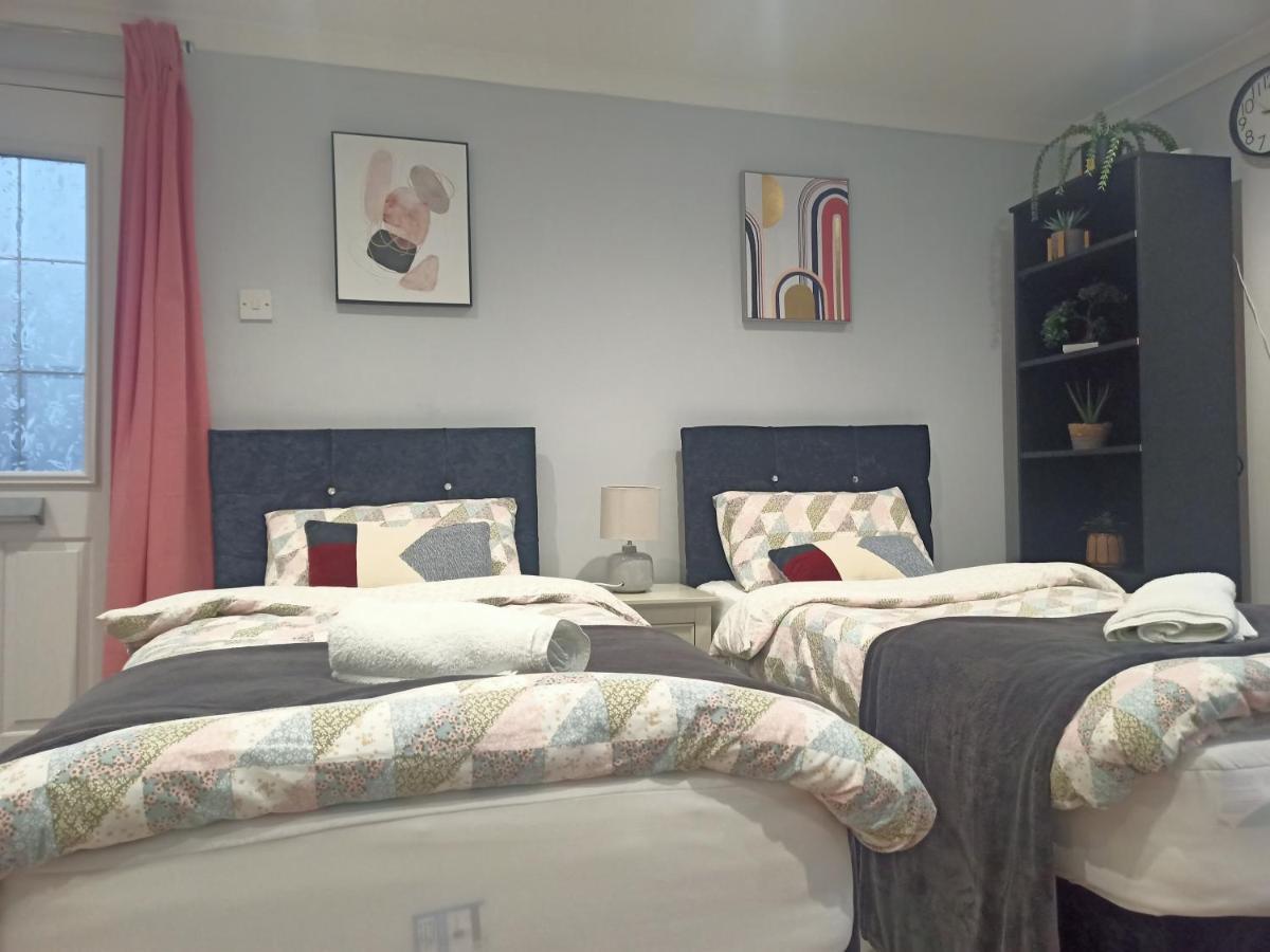 Homey Studio In Newport Perfect For Couples & Travelers Exterior photo