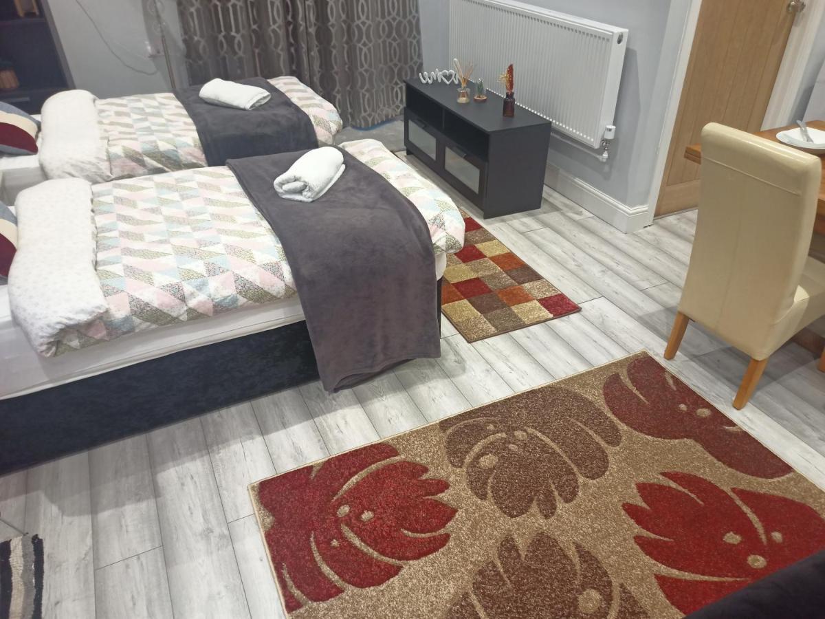 Homey Studio In Newport Perfect For Couples & Travelers Exterior photo