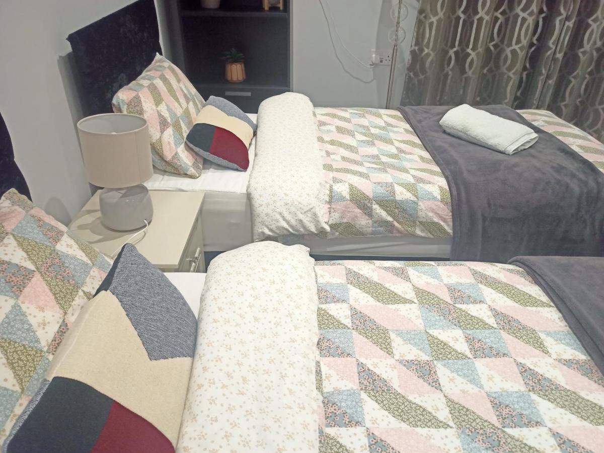 Homey Studio In Newport Perfect For Couples & Travelers Exterior photo